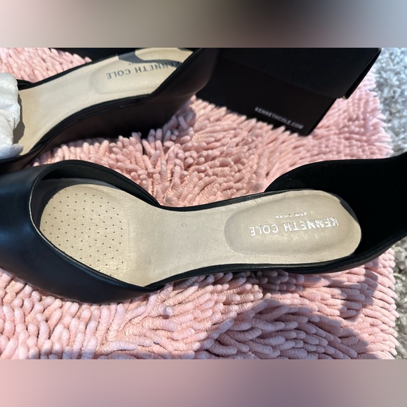 KENNETH COLE Black wedge heal strapped leather dress shoe - Picture 2 of 10